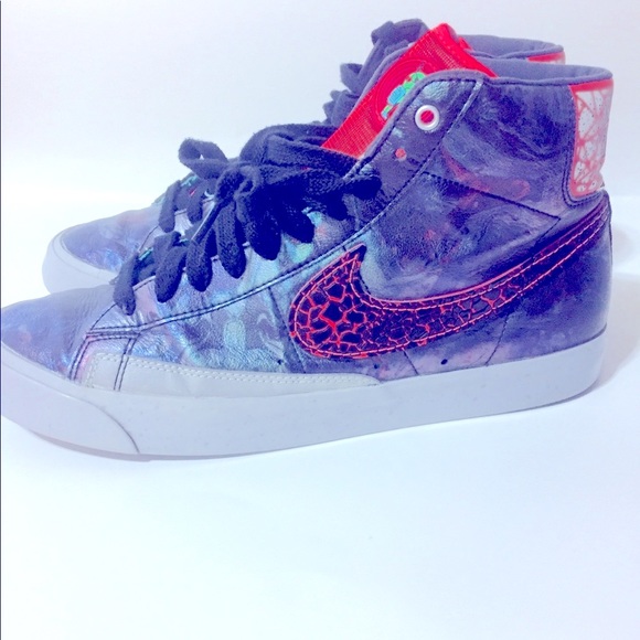 NIKE AREA 72. STORE CLOSING 4 GOOD - Picture 1 of 5